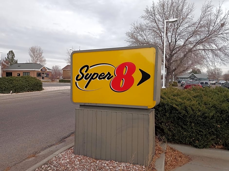 Super 8 by Wyndham Windsor