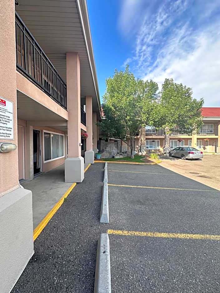 Econo Lodge And Suites