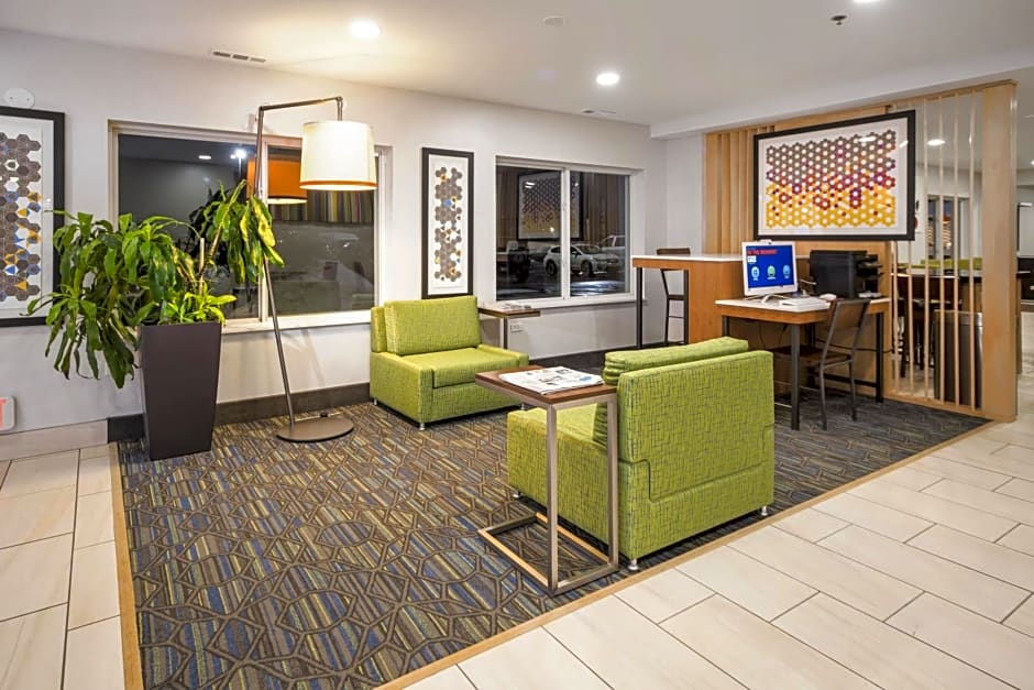 Holiday Inn Express Chicago Northwest-Vernon Hills By IHG