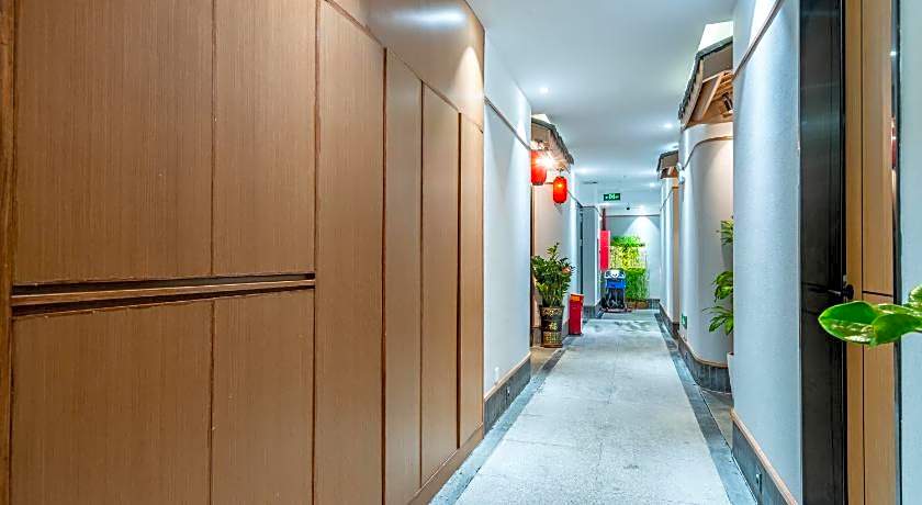 WAIFIDEN Hotel - Former Tokai Hotel (Free shuttle bus during Canton Fair)