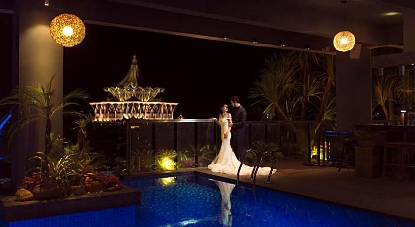 The Waterfront Hotel