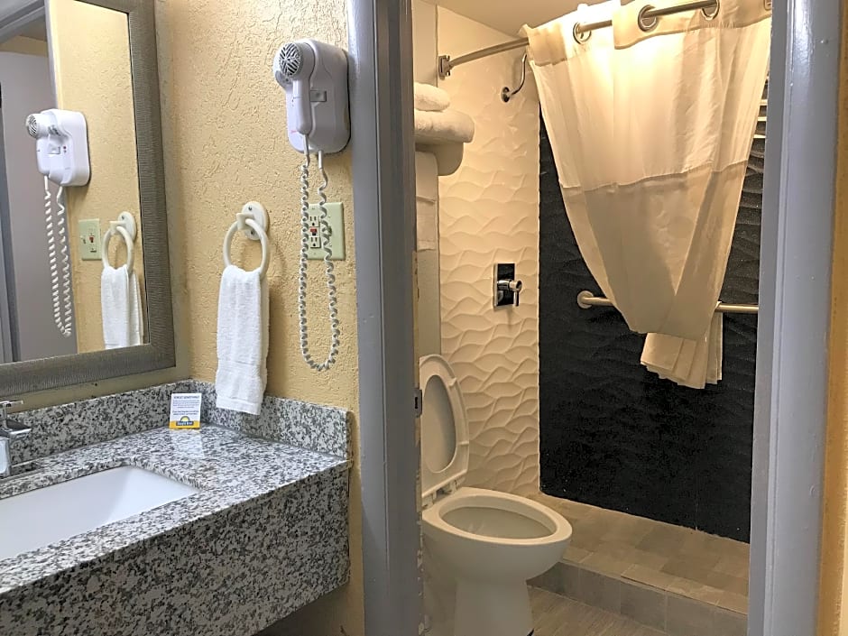 Days Inn by Wyndham Durham/Near Duke University