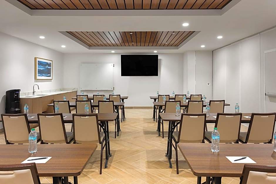 Staybridge Suites Manteca By IHG