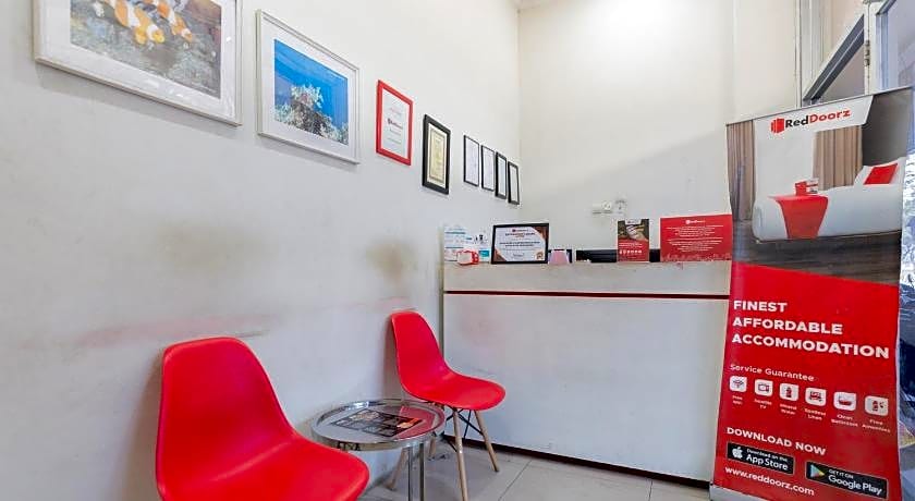 RedDoorz @ Garden Boulevard Citra Raya Tangerang