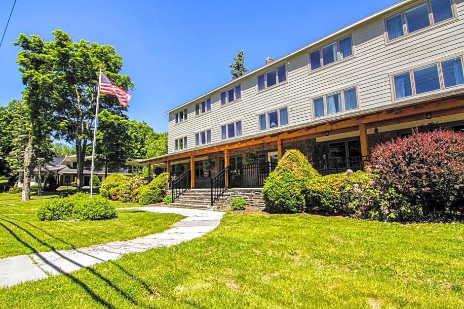 Winwood Inn & Condominiums
