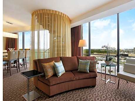 Panorama King Suite