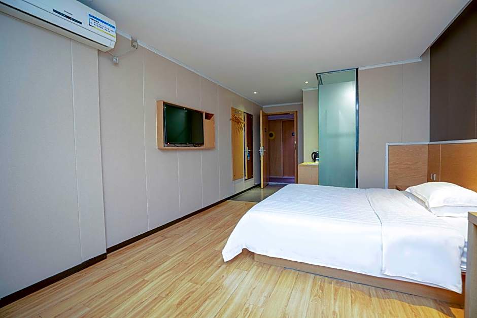 7 Days Inn Yunfu Luoding Central