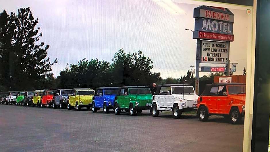 Parkway Motel & European Lodges