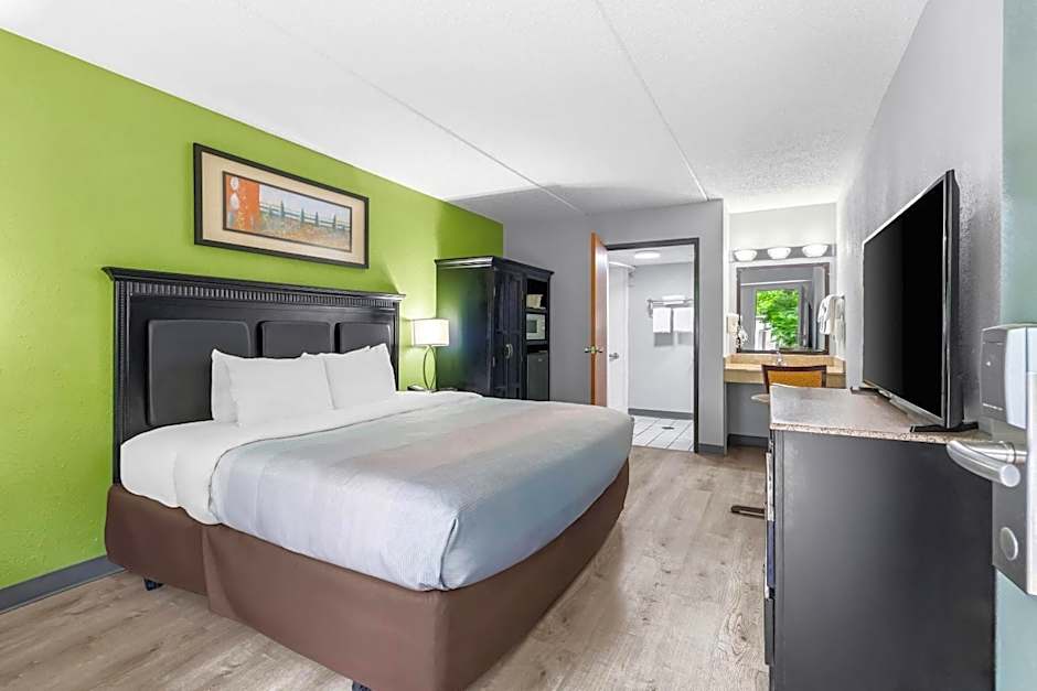 Quality Inn & Suites Gibsonia - Pittsburgh North