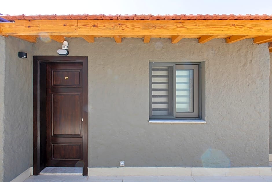 Aegean Apartments - Marina & Chios Island View