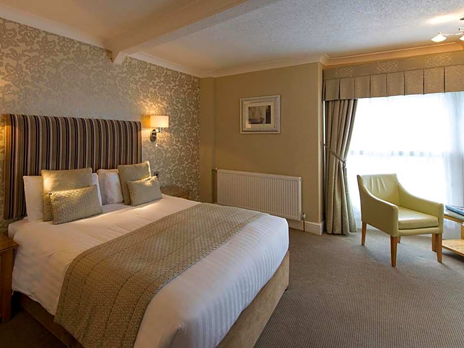 The Royal & Fortescue Hotel