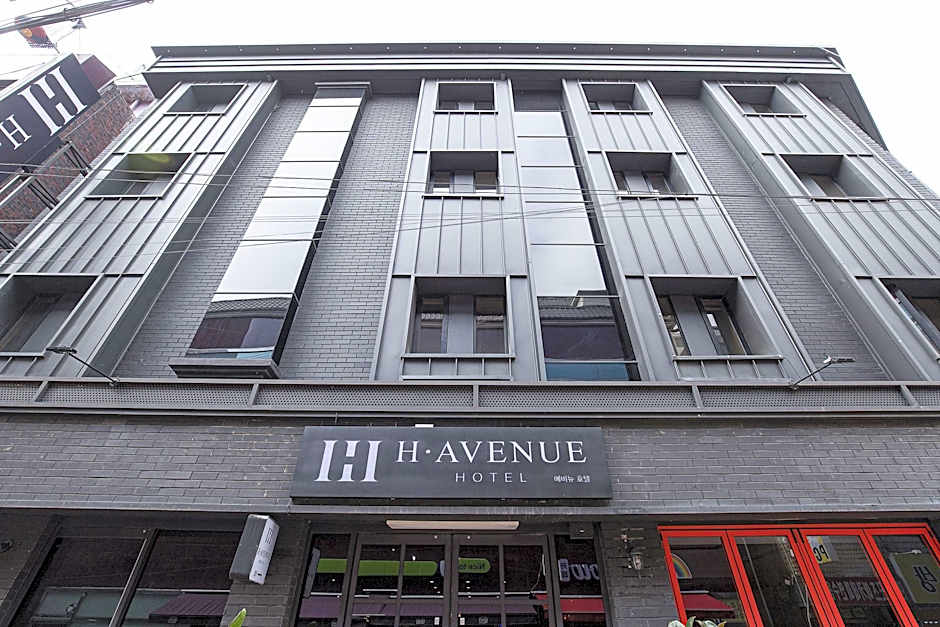 H Avenue Hotel