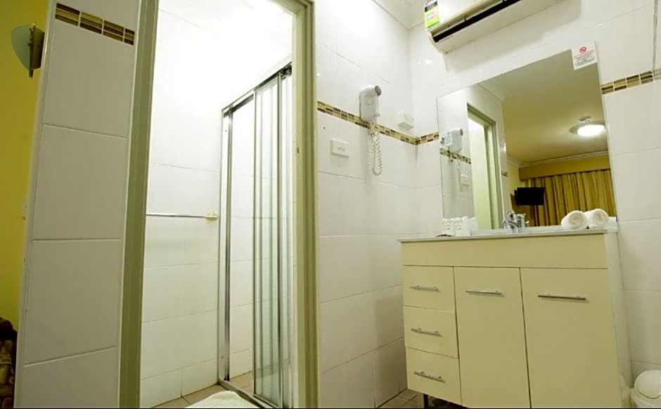 Liberty Plains Motor Inn