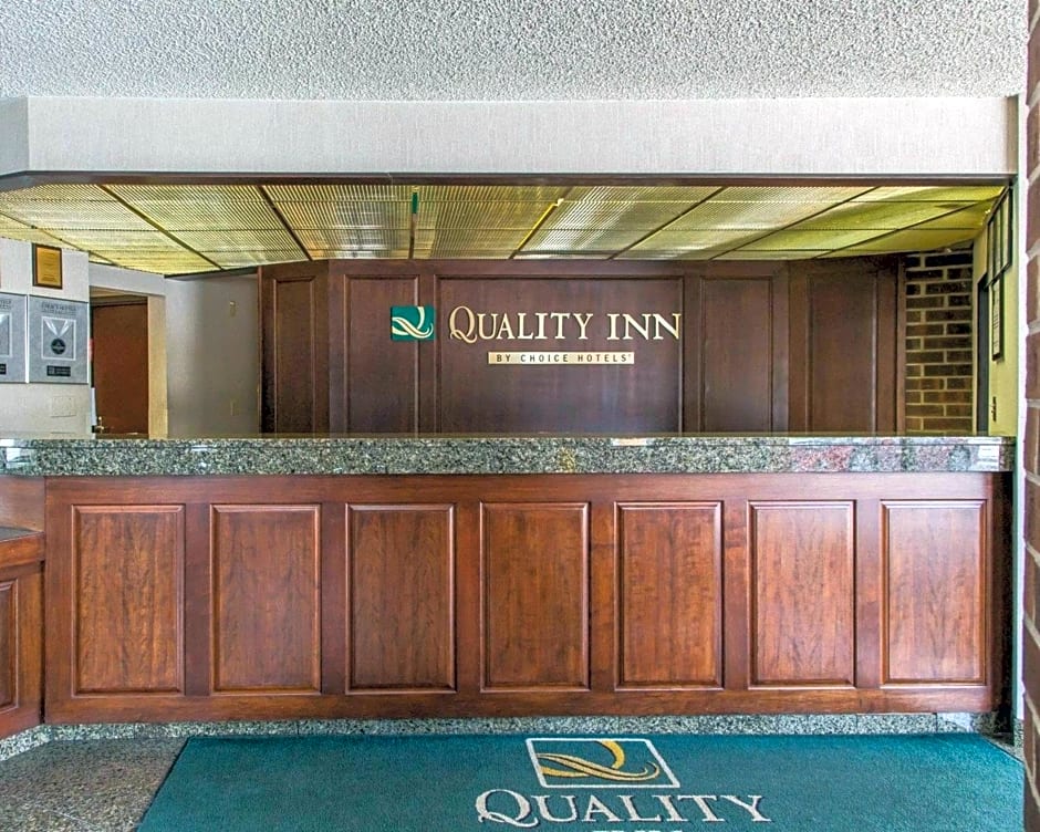 Quality Inn Schaumburg - Chicago Near The Mall