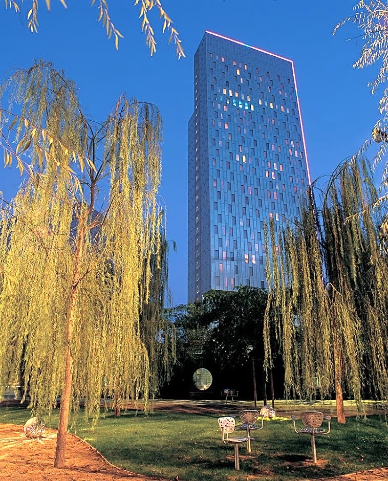 Meliá Barcelona Sky