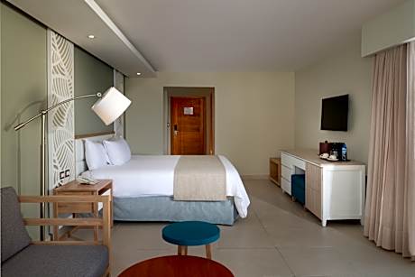 SINGLE SELECT JUNIOR SUITE GARDEN VIEW ADULTS ONLY