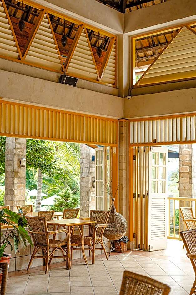 Hotel Deli River and Restaurant Omlandia