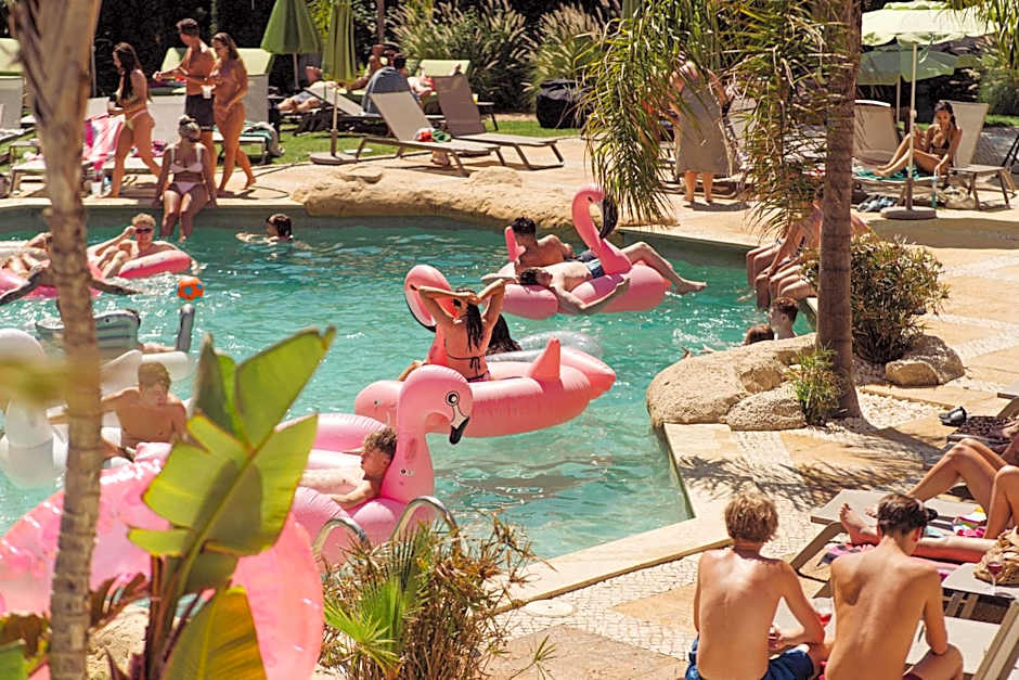 Topazio Vibe Beach Hotel & Apartments