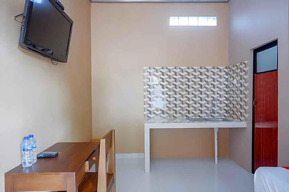 RedDoorz Syariah near Stasiun Gumilir Cilacap