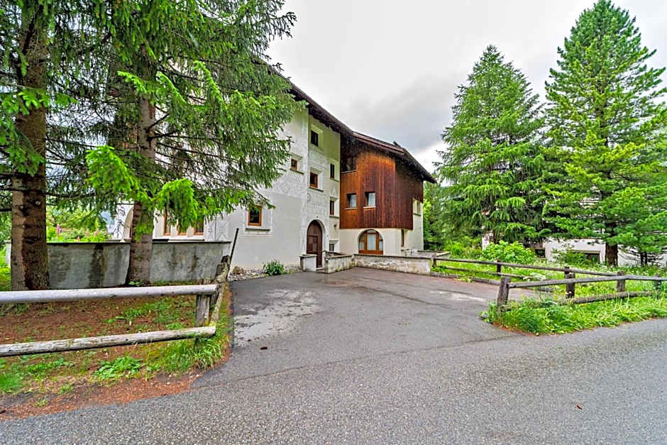 Chesa Tussilago - La Punt-Chamues-ch