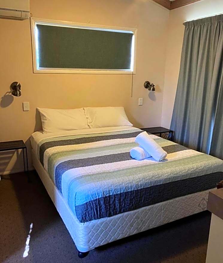 Mitchell Motel & Cabins