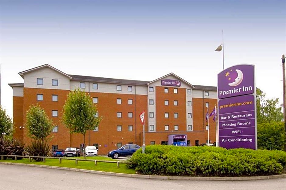 Premier Inn Castleford (Xscape, M62 J32)