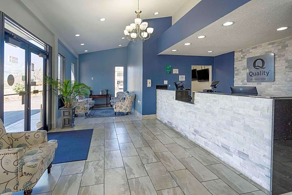 Quality Inn & Suites Bloomington University Area