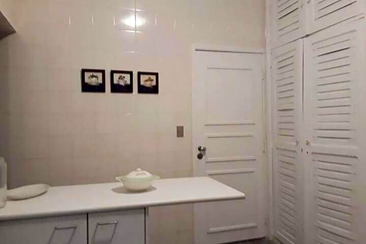 De frente para a Praia das Pitangueiras