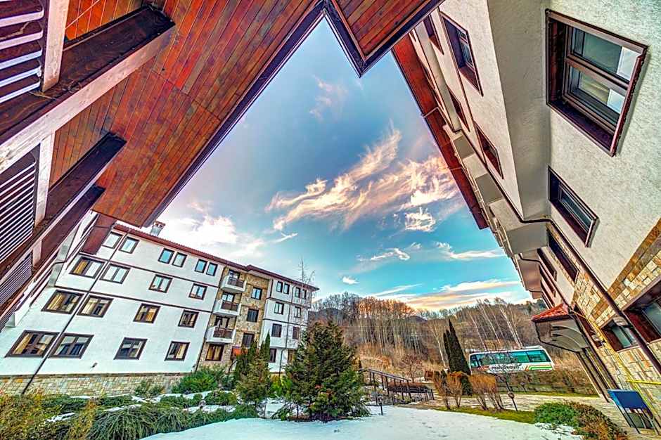 Complex Silver Hills