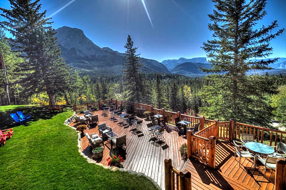 Overlander Mountain Lodge