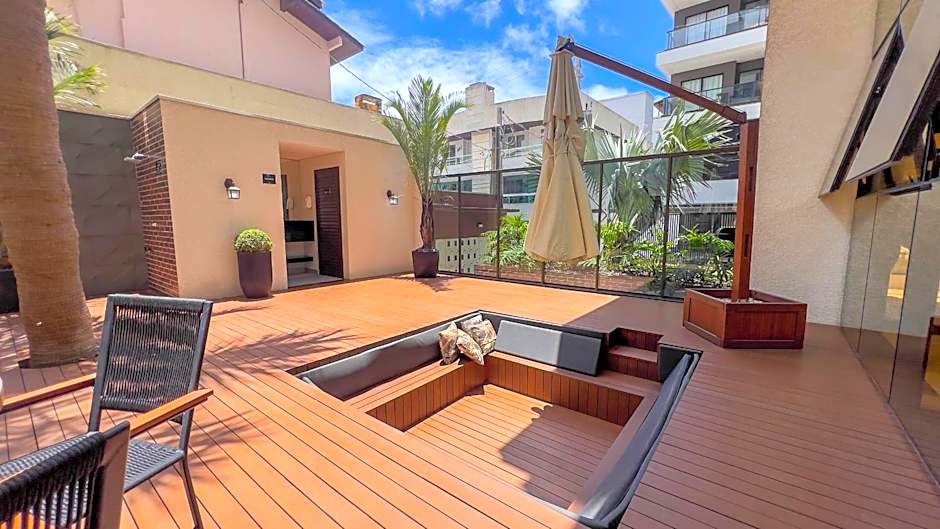 Recanto dos Girassóis 203 - Excelente apartamento 2 quartos em prédio com piscina - à 200m do mar - (Consultar serviços de roupa de cama e banho)