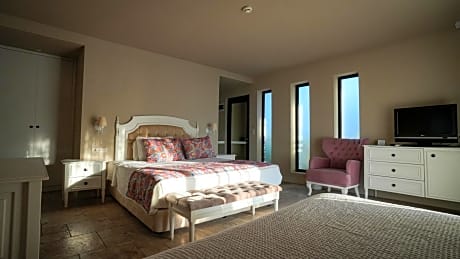 Deluxe Double Room with Balcony and Sea View