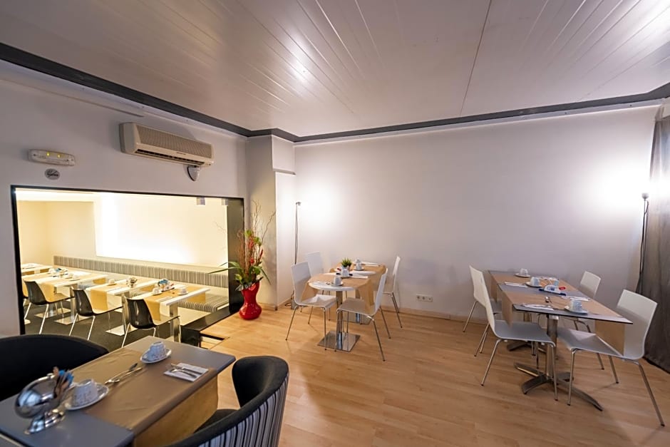 Atenea Rekord Suites