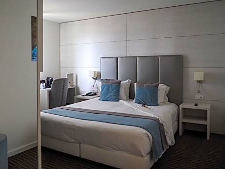 Superior Double or Twin Room with Sea View