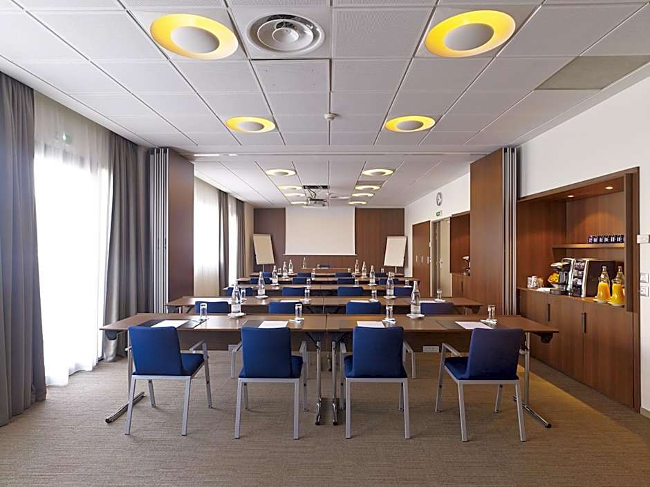 Holiday Inn Express Toulouse Airport By IHG