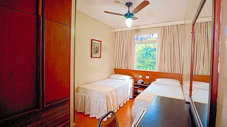 Lira Hotel