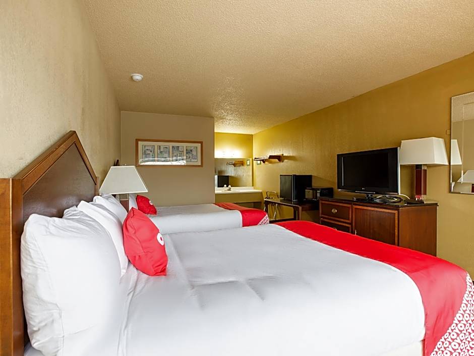 OYO Hotel Branson MO-165