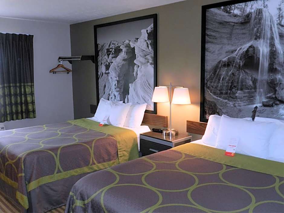 Super 8 by Wyndham Fremont NE