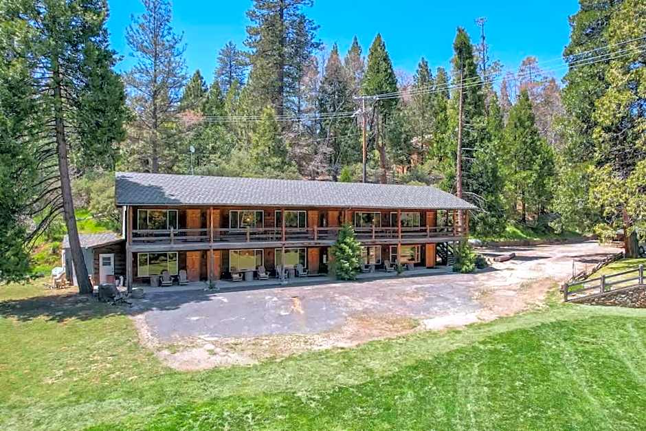 Camp Nelson Lodge Room 6