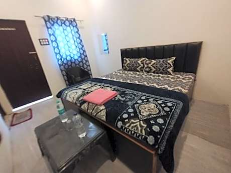 Hotel AV Palace Ayodhya Near Ram Mandir