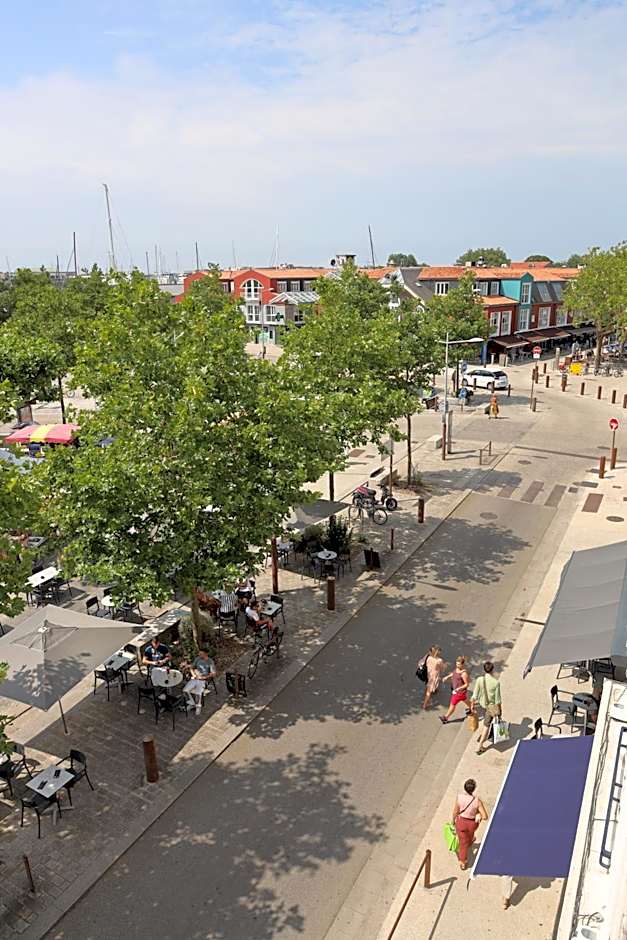 Un Hotel sur le Port
