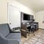 Econo Lodge Inn & Suites Heavenly Village Area