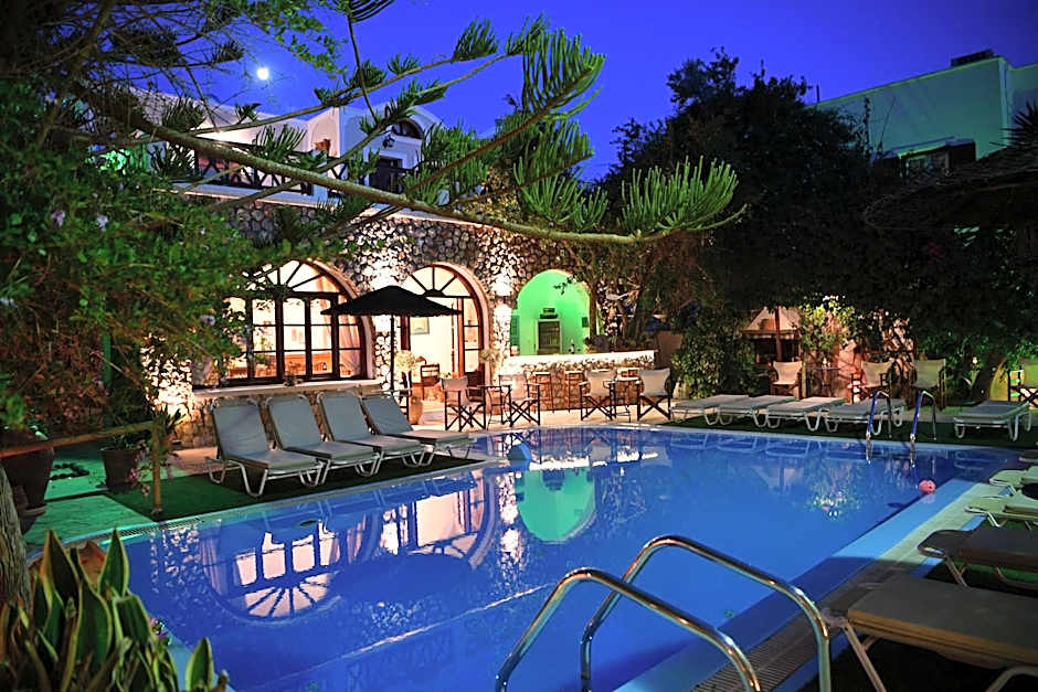 Philoxenia Hotel & Studios