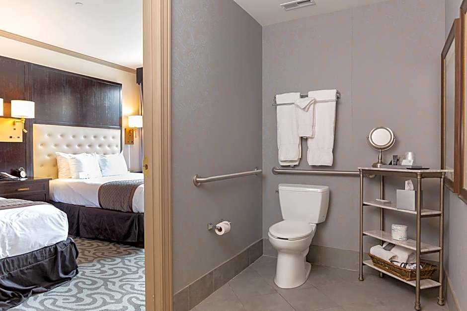 Hotel Blackhawk, Autograph Collection by Marriott