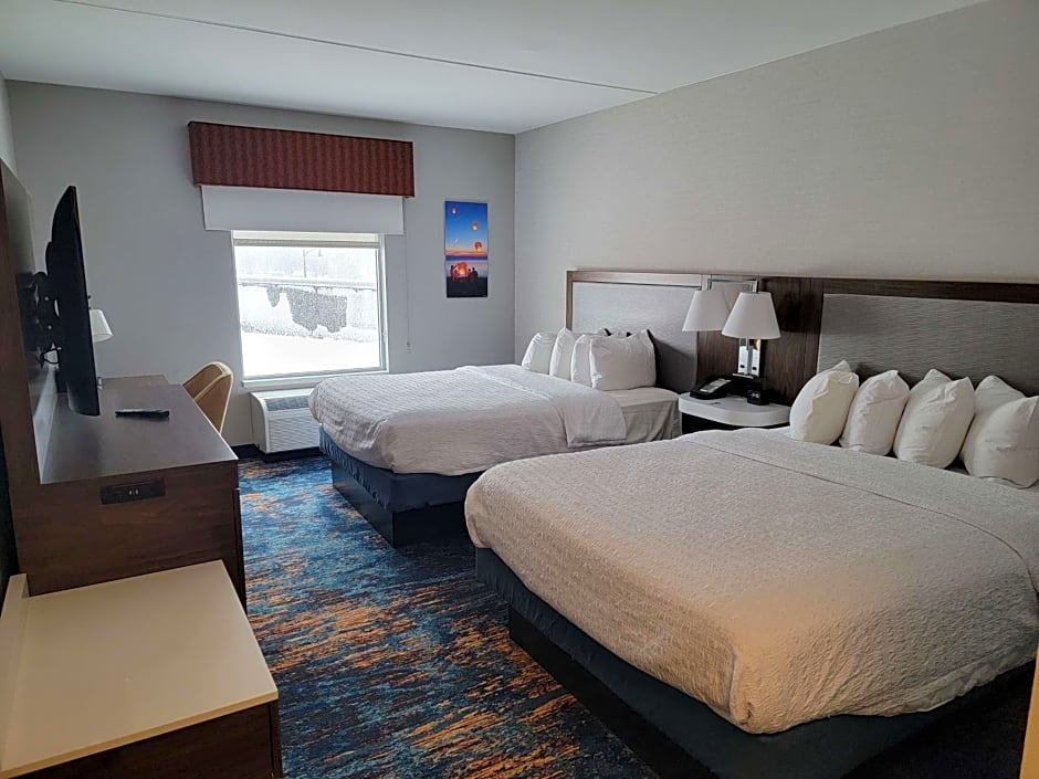 Hampton Inn By Hilton & Suites Erie/Bayfront, PA