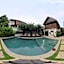 Parasol Blanc Hotel