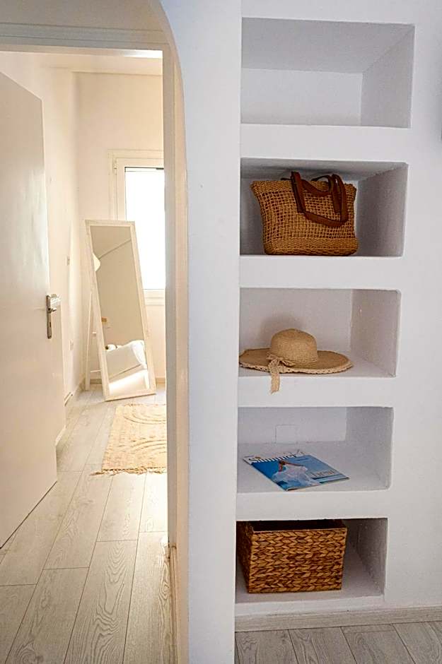 The White Rose Hotel