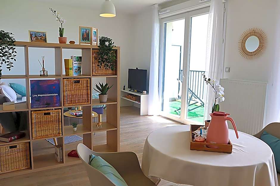 Photo 1 of 4 of Studio, Balcony