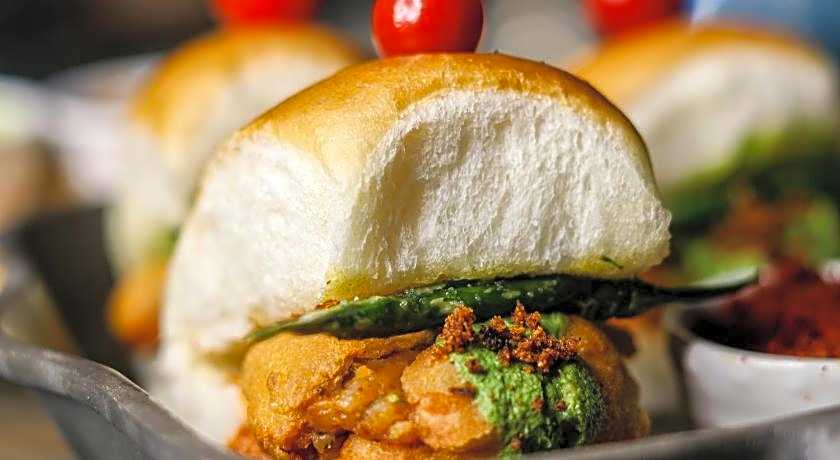 Mahagun Sarovar Portico Suites Ghaziabad