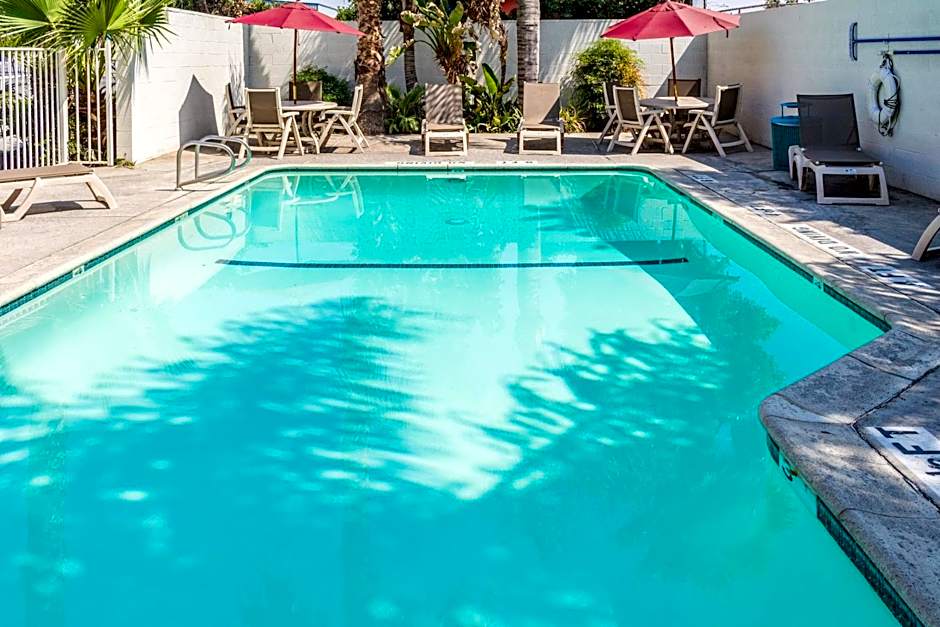 Motel 6-Bakersfield, CA - East